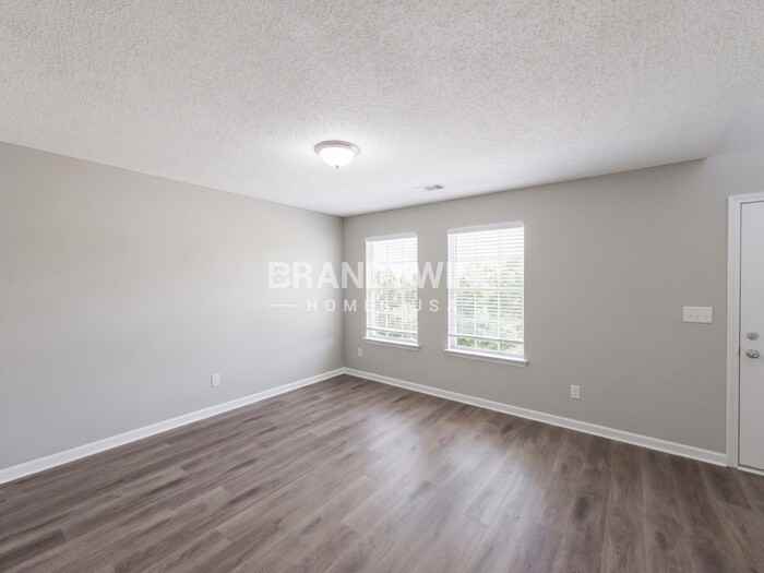 3075 Pebble Creek Ln - Photo 4 of 28