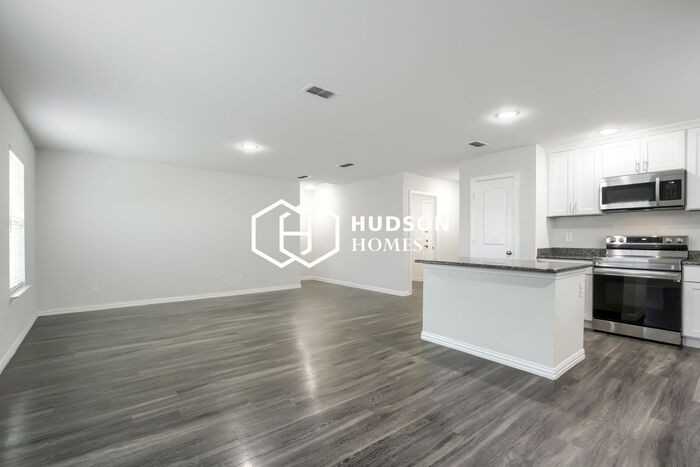 2034 Clay St - Photo 4 of 14