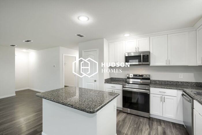 2034 Clay St - Photo 6 of 14