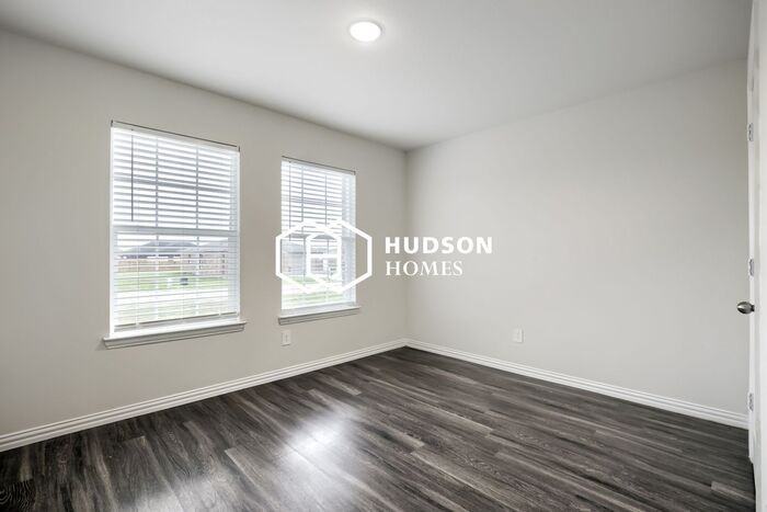 2034 Clay St - Photo 7 of 14