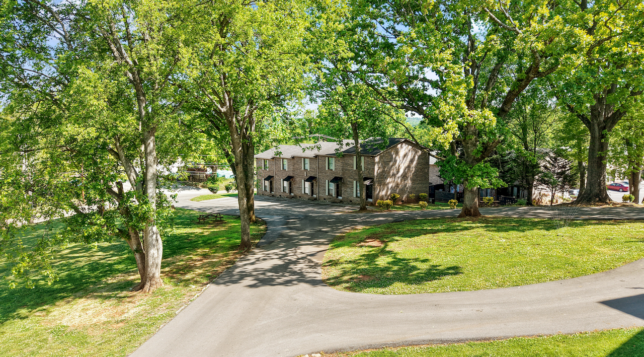 Hillwood Villas - Photo 5 of 14