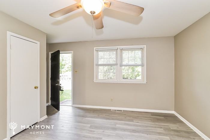 2616 Shady Lawn Dr - Photo 5 of 15