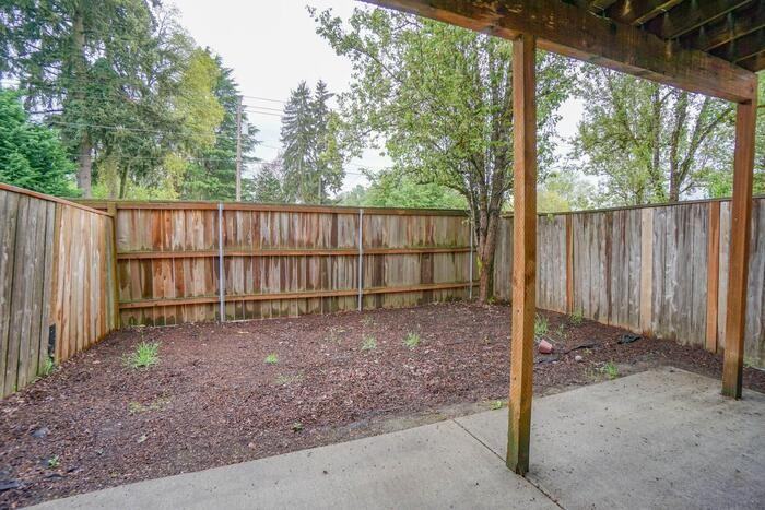1821 Ne 88th Cir - Photo 2 of 39