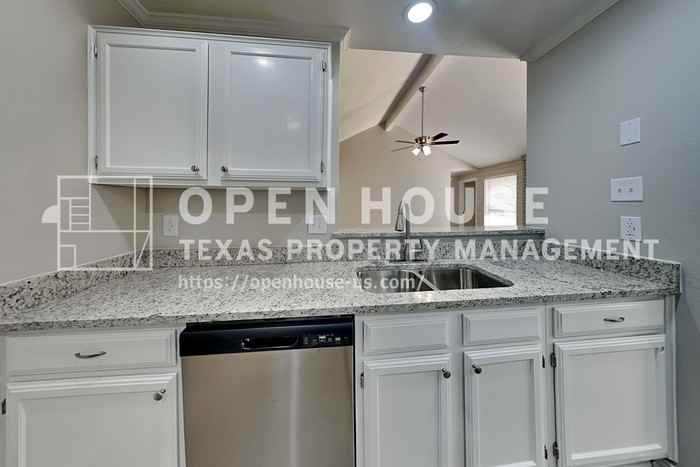 1313 Blum Ct - Photo 7 of 21