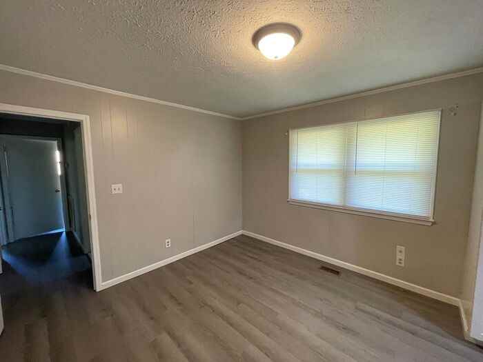 1812 Quail Run Dr - Photo 5 of 17