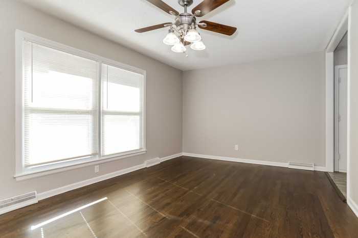 13144 Ashland Ave - Photo 2 of 9