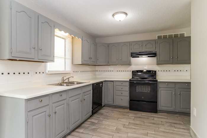 13144 Ashland Ave - Photo 3 of 9