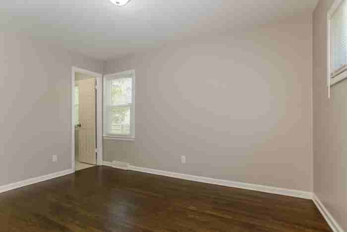 13144 Ashland Ave - Photo 7 of 9