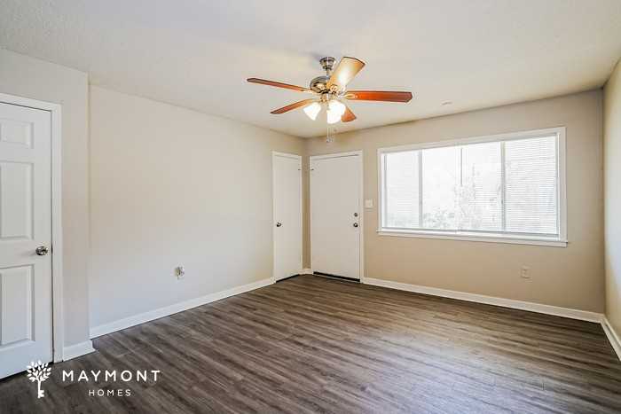 202 Overby St - Photo 3 of 11