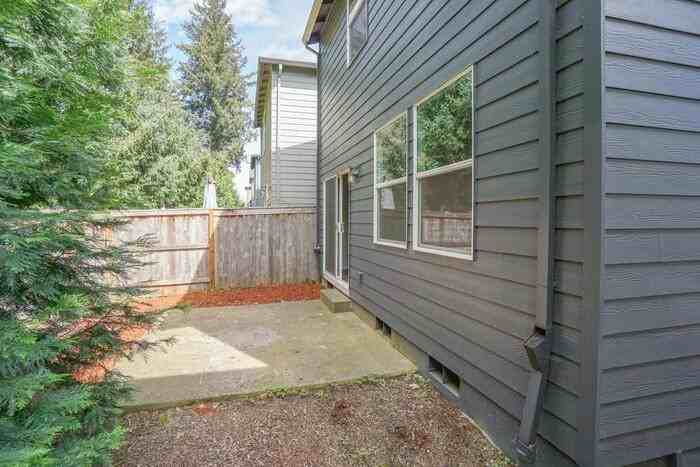5824 Ne 80th Ct - Photo 5 of 37