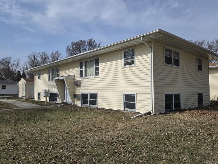 1806 Oak St #2 - Photo 2 of 22