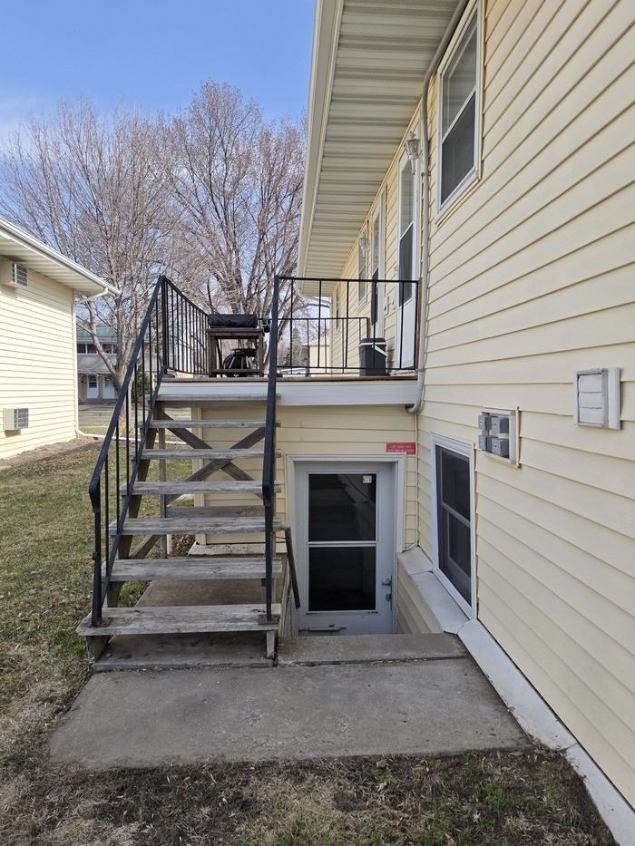 1806 Oak St #2 - Photo 4 of 22