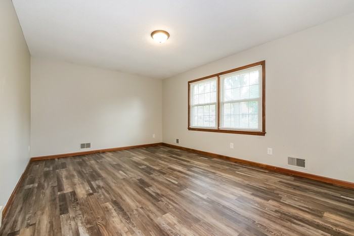 16421 E 29th Ter S - Photo 4 of 12