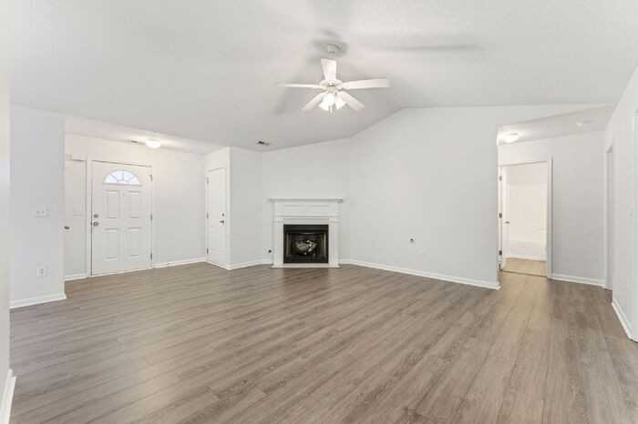 211 Cassidy Ct - Photo 3 of 25