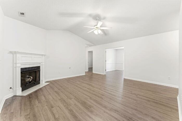 211 Cassidy Ct - Photo 5 of 25