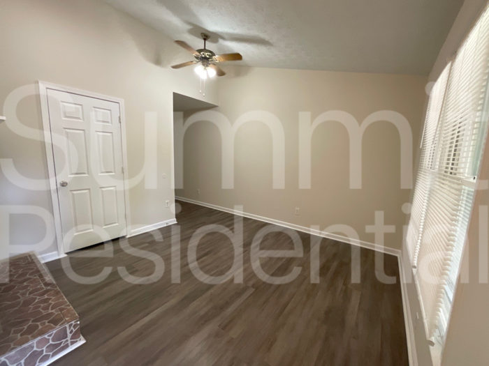 2784 Coventry Grn Se #C - Photo 3 of 16