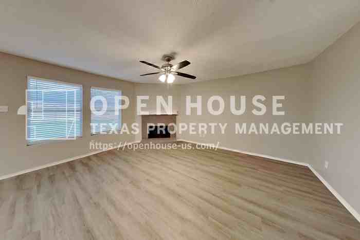 1400 Queen Annes Dr - Photo 4 of 20