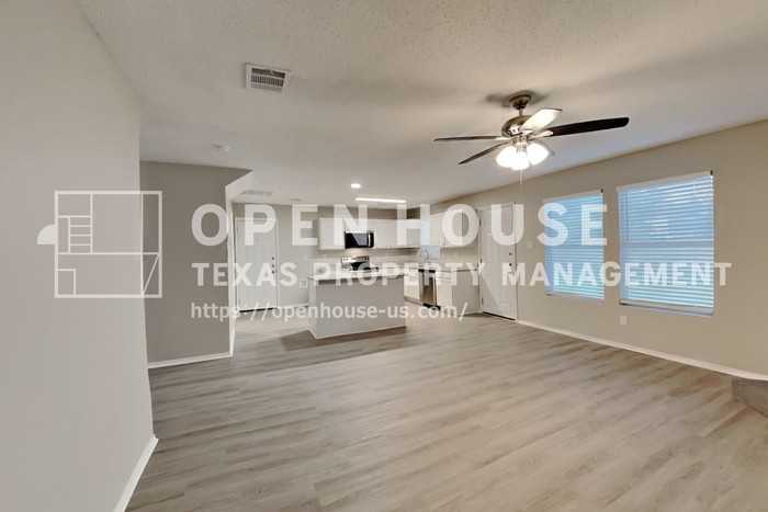 1400 Queen Annes Dr - Photo 5 of 20