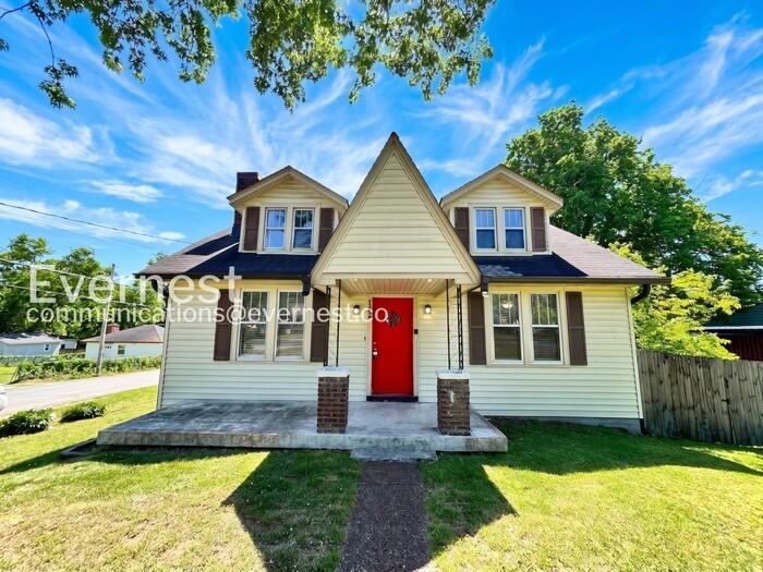 142 Gordon Ter #A