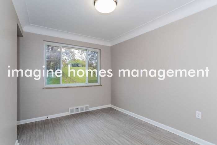 1222 Thurnridge Dr - Photo 7 of 22