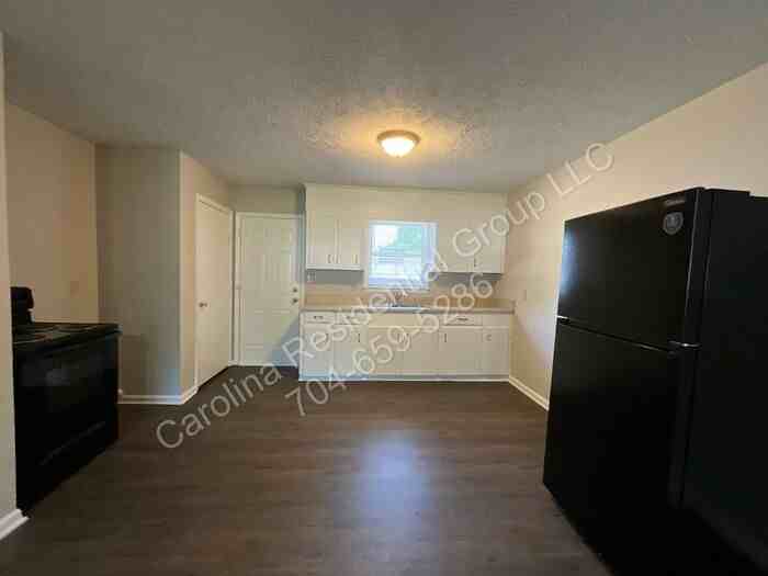 322 E Sumter St #4 - Photo 6 of 13