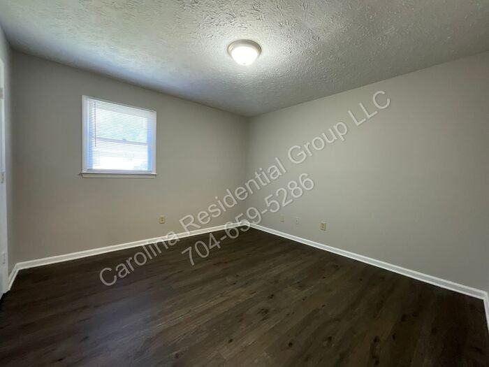 322 E Sumter St #4 - Photo 7 of 13