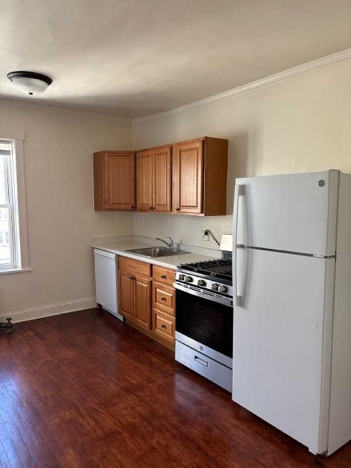 4311 N Francisco Ave - Photo 3 of 9