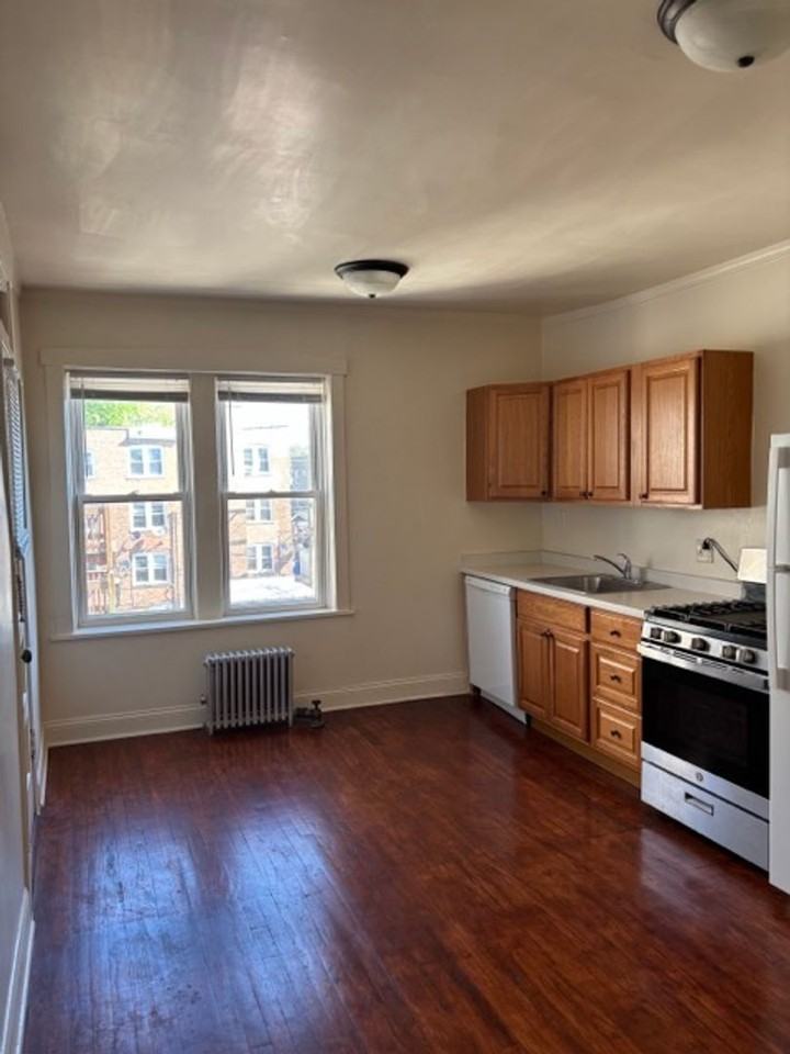 4311 N Francisco Ave - Photo 4 of 9