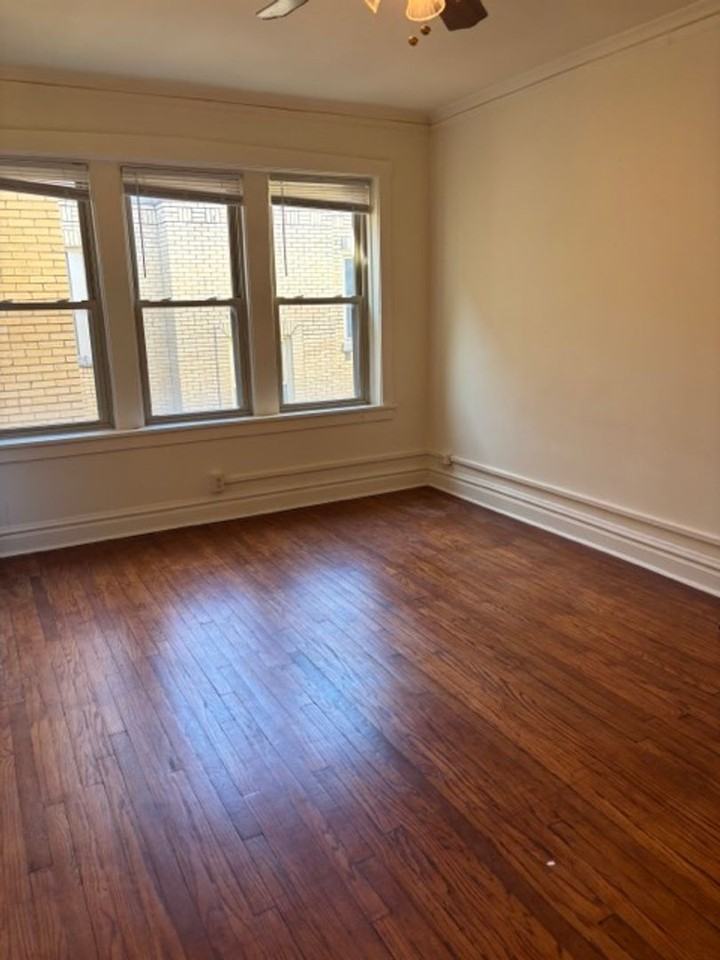 4311 N Francisco Ave - Photo 7 of 9