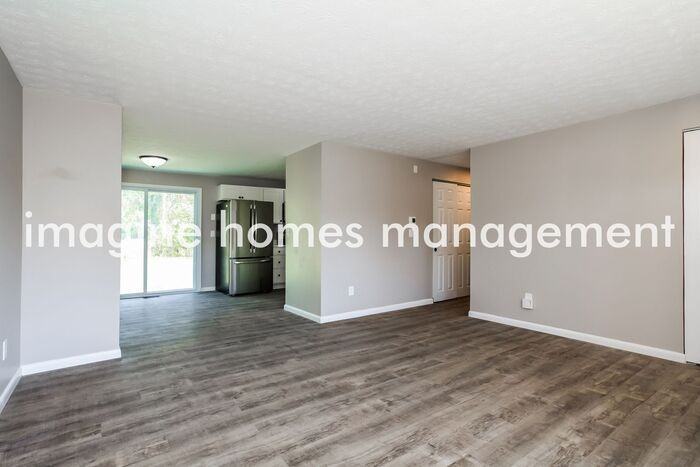 494 Waycross Rd - Photo 5 of 14