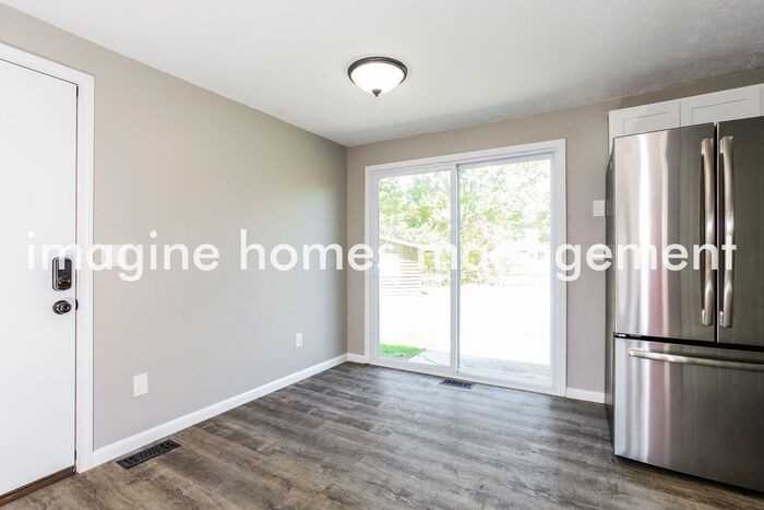 494 Waycross Rd - Photo 6 of 14