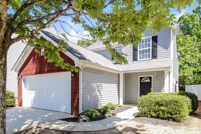 551 Arrowhead Dr - Photo 4 of 16