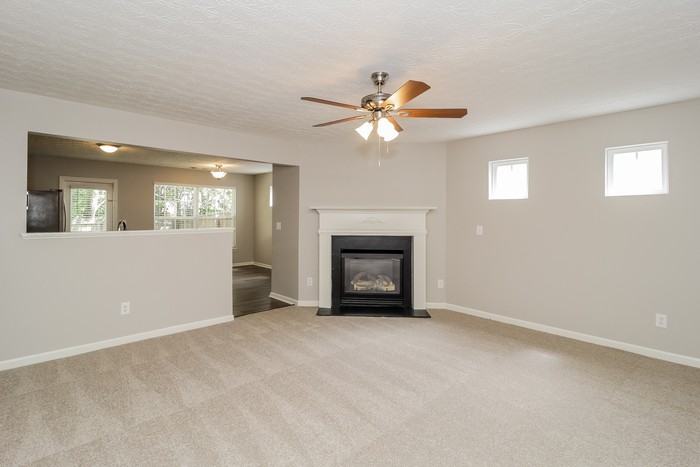 551 Arrowhead Dr - Photo 5 of 16