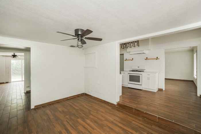 314 Surrels Ave - Photo 5 of 18