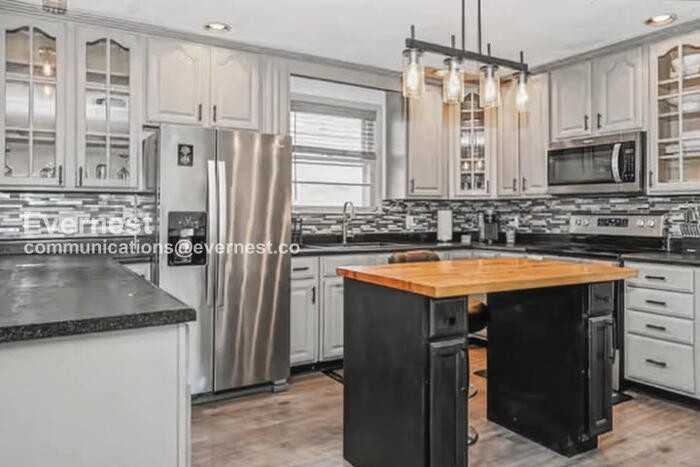 4025 Yoest Dr - Photo 3 of 18