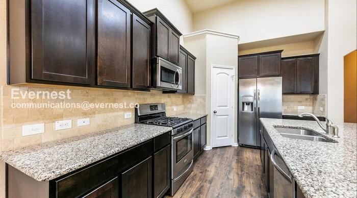 1974 Mexia Dr - Photo 5 of 15