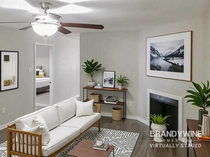 1033 Nolan Ln - Photo 4 of 20