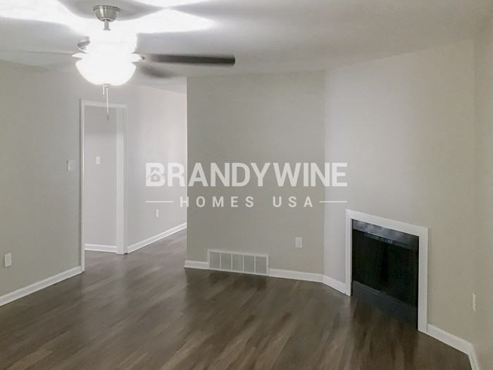 1033 Nolan Ln - Photo 5 of 20