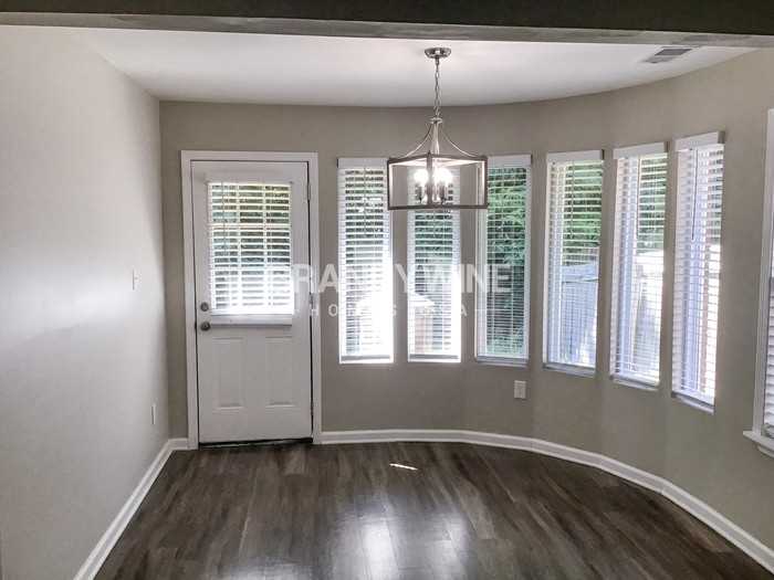 1033 Nolan Ln - Photo 6 of 20