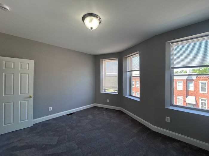 399 N Calhoun St - Photo 3 of 12