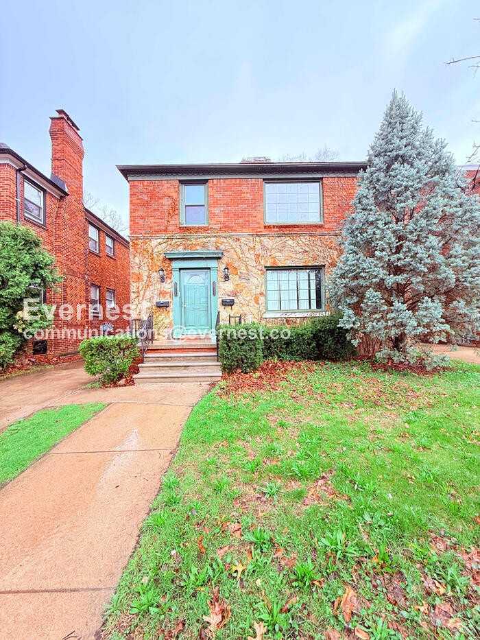 20129 Stratford Rd #2 - Photo 2 of 29