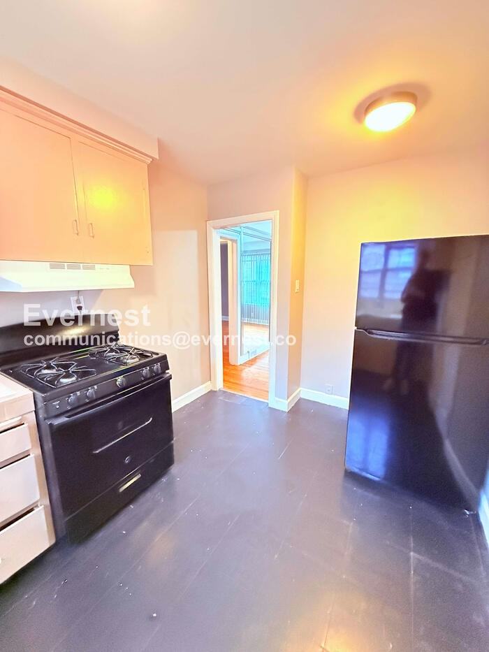 20129 Stratford Rd #2 - Photo 3 of 29