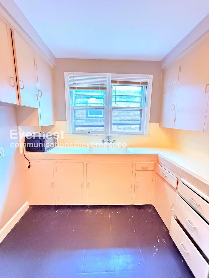 20129 Stratford Rd #2 - Photo 5 of 29