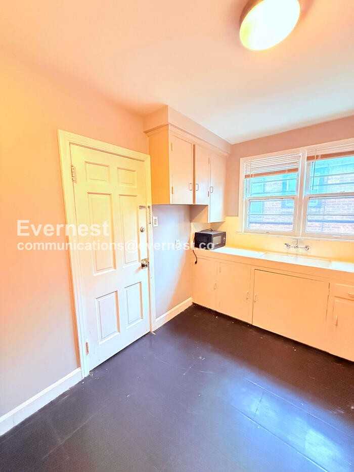 20129 Stratford Rd #2 - Photo 6 of 29