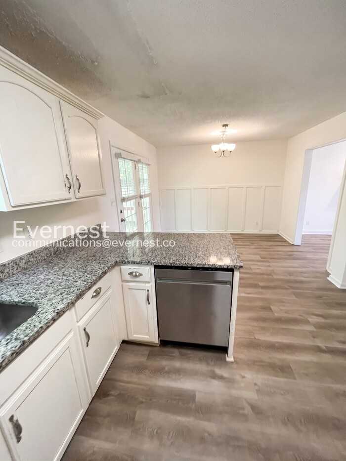 2503 Elkmont Dr - Photo 5 of 34