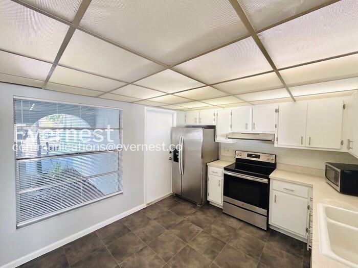 7516 S Sanibel Cir - Photo 4 of 29