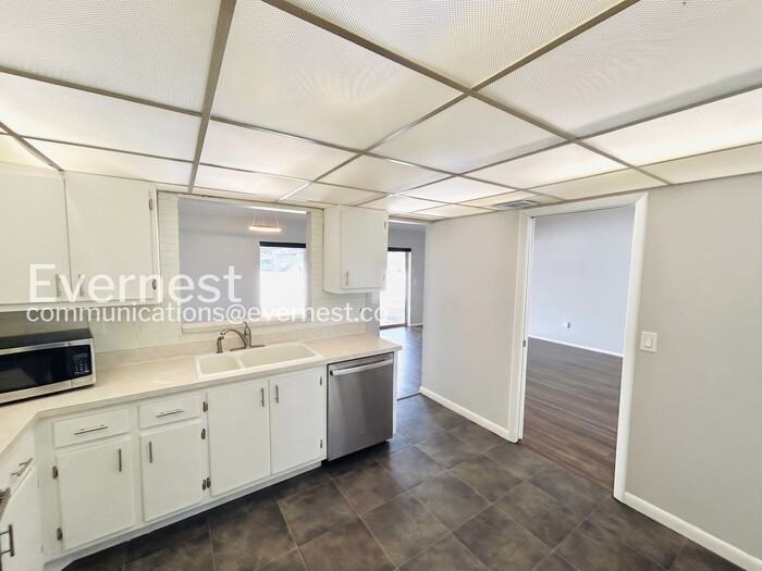 7516 S Sanibel Cir - Photo 5 of 29