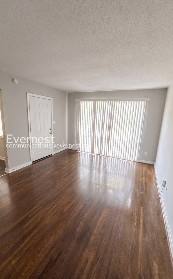 224 13th Ave Ne - Photo 4 of 21