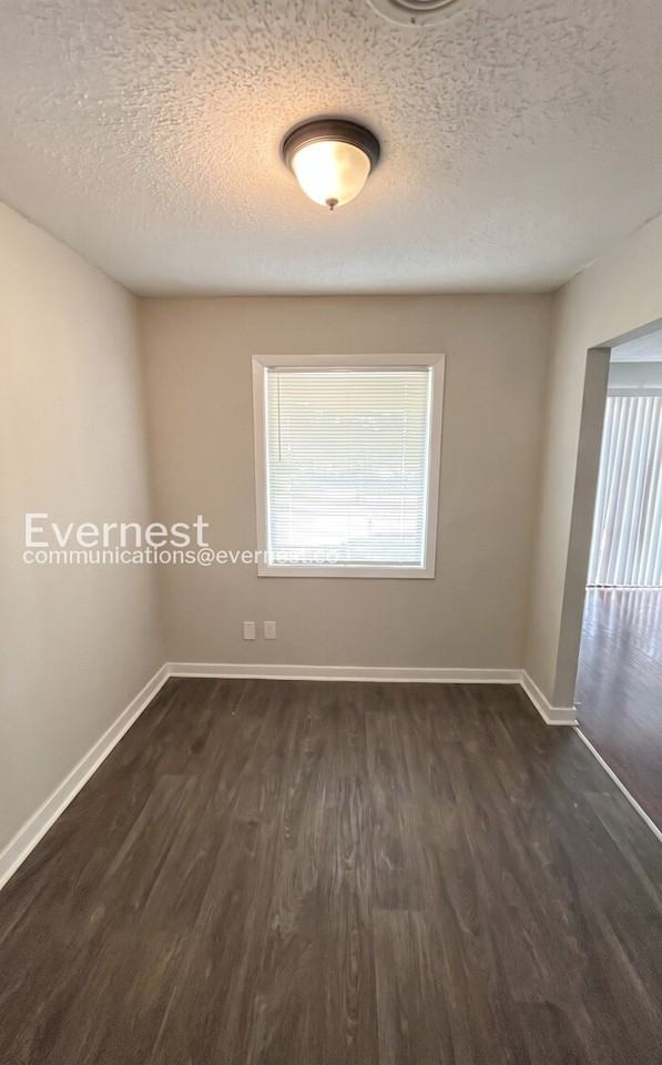 224 13th Ave Ne - Photo 6 of 21