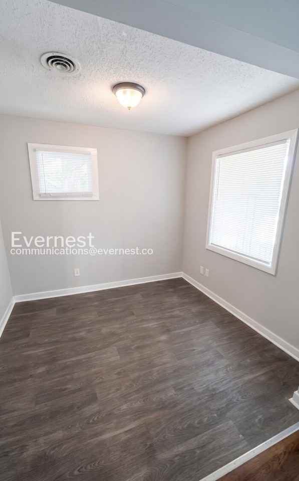 224 13th Ave Ne - Photo 7 of 21